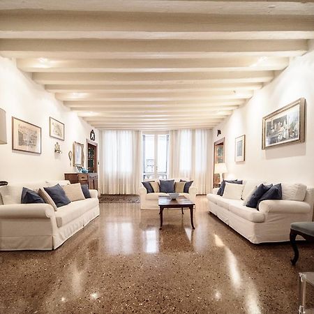 Accademia Terrazza Apartment Venesia Bagian luar foto