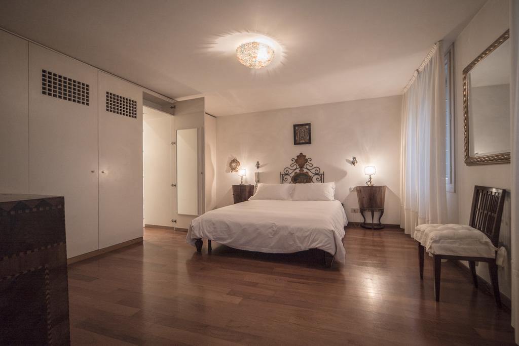 Accademia Terrazza Apartment Venesia Bagian luar foto