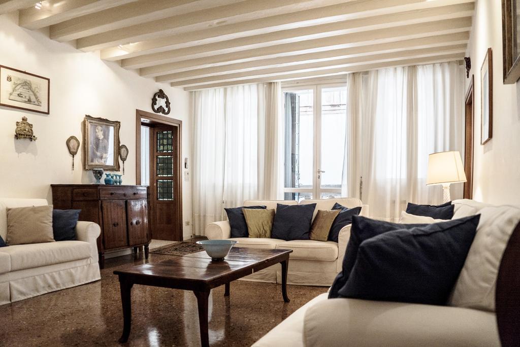 Accademia Terrazza Apartment Venesia Bagian luar foto