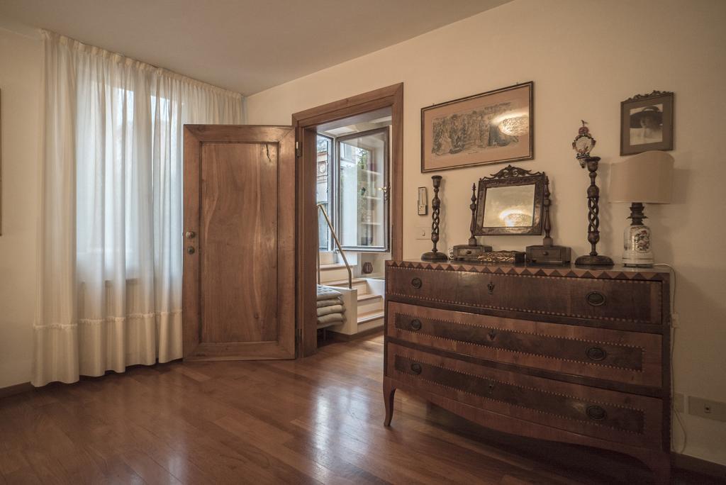 Accademia Terrazza Apartment Venesia Bagian luar foto