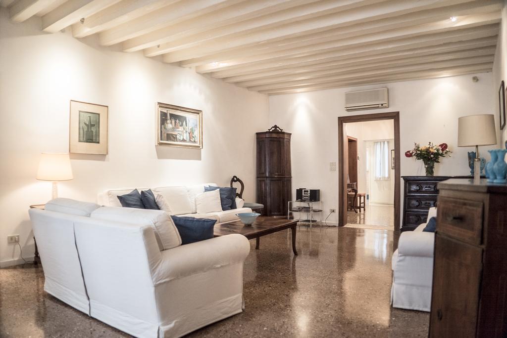 Accademia Terrazza Apartment Venesia Bagian luar foto