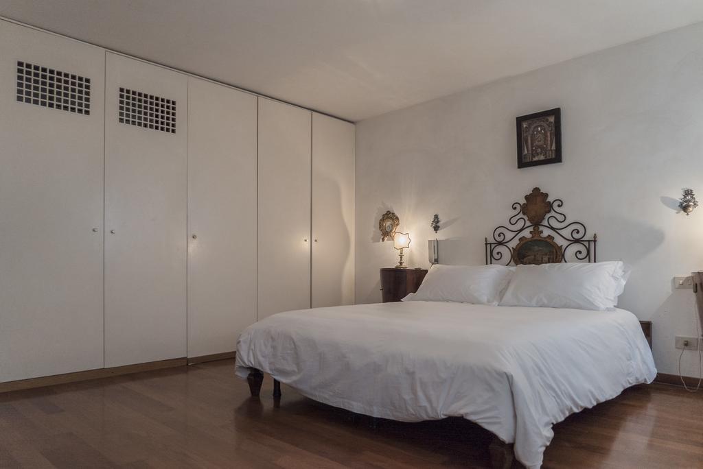 Accademia Terrazza Apartment Venesia Bagian luar foto