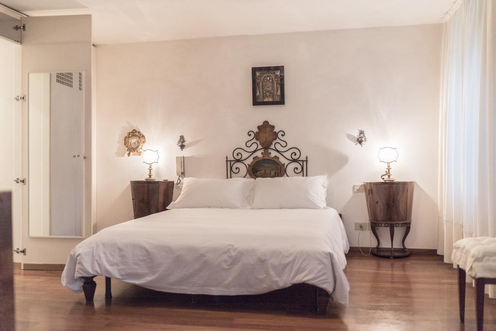 Accademia Terrazza Apartment Venesia Bagian luar foto