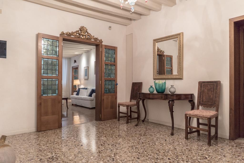 Accademia Terrazza Apartment Venesia Bagian luar foto