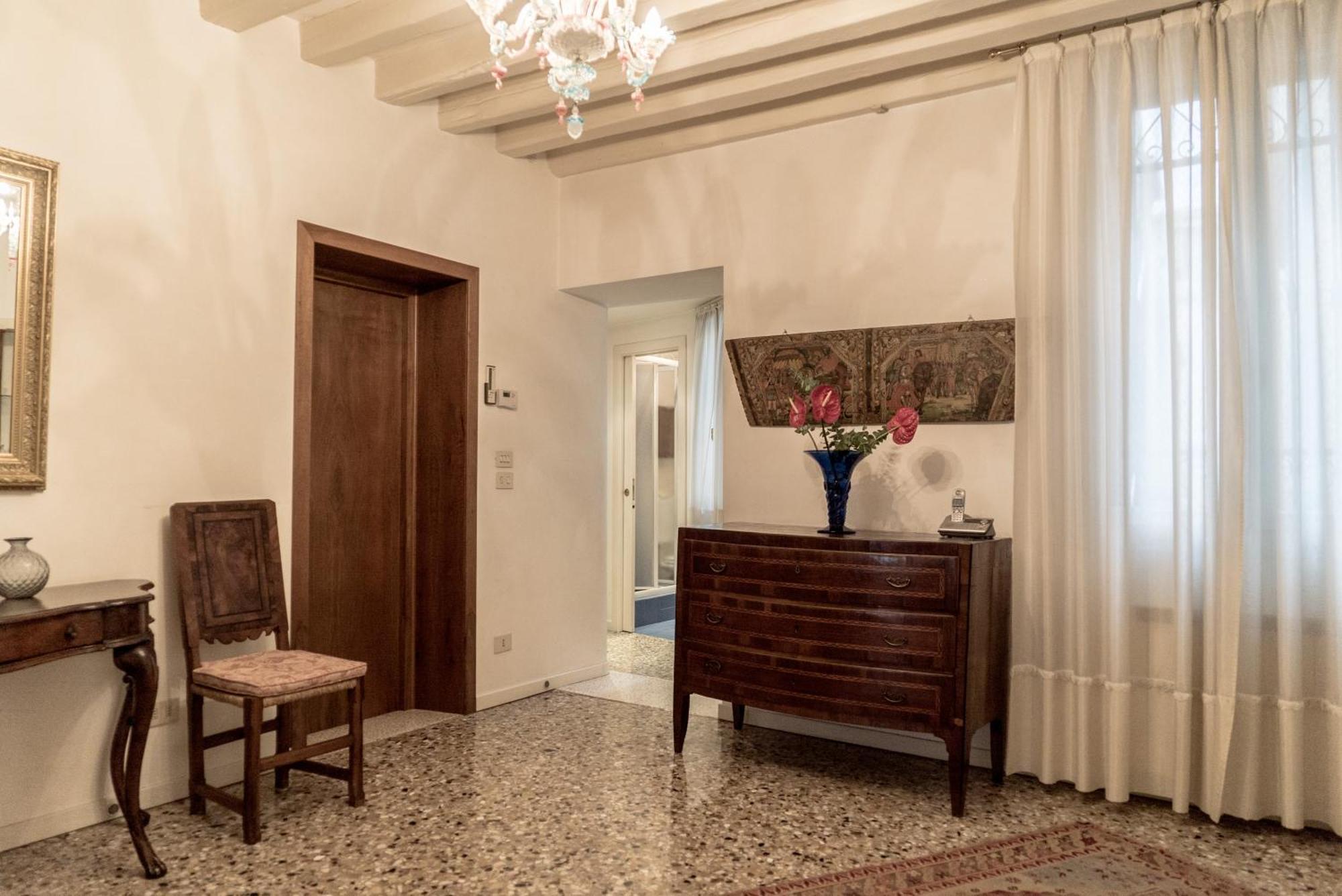 Accademia Terrazza Apartment Venesia Bagian luar foto