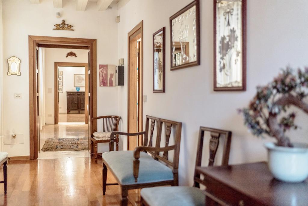 Accademia Terrazza Apartment Venesia Bagian luar foto